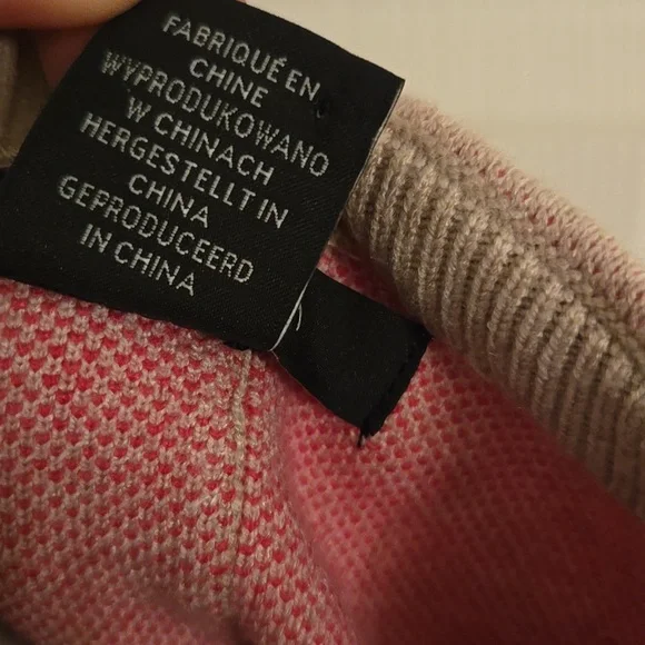 Tahari Women's Flower Print Sweater Size Medium. Magenta/Tan - Picture 6 of 7